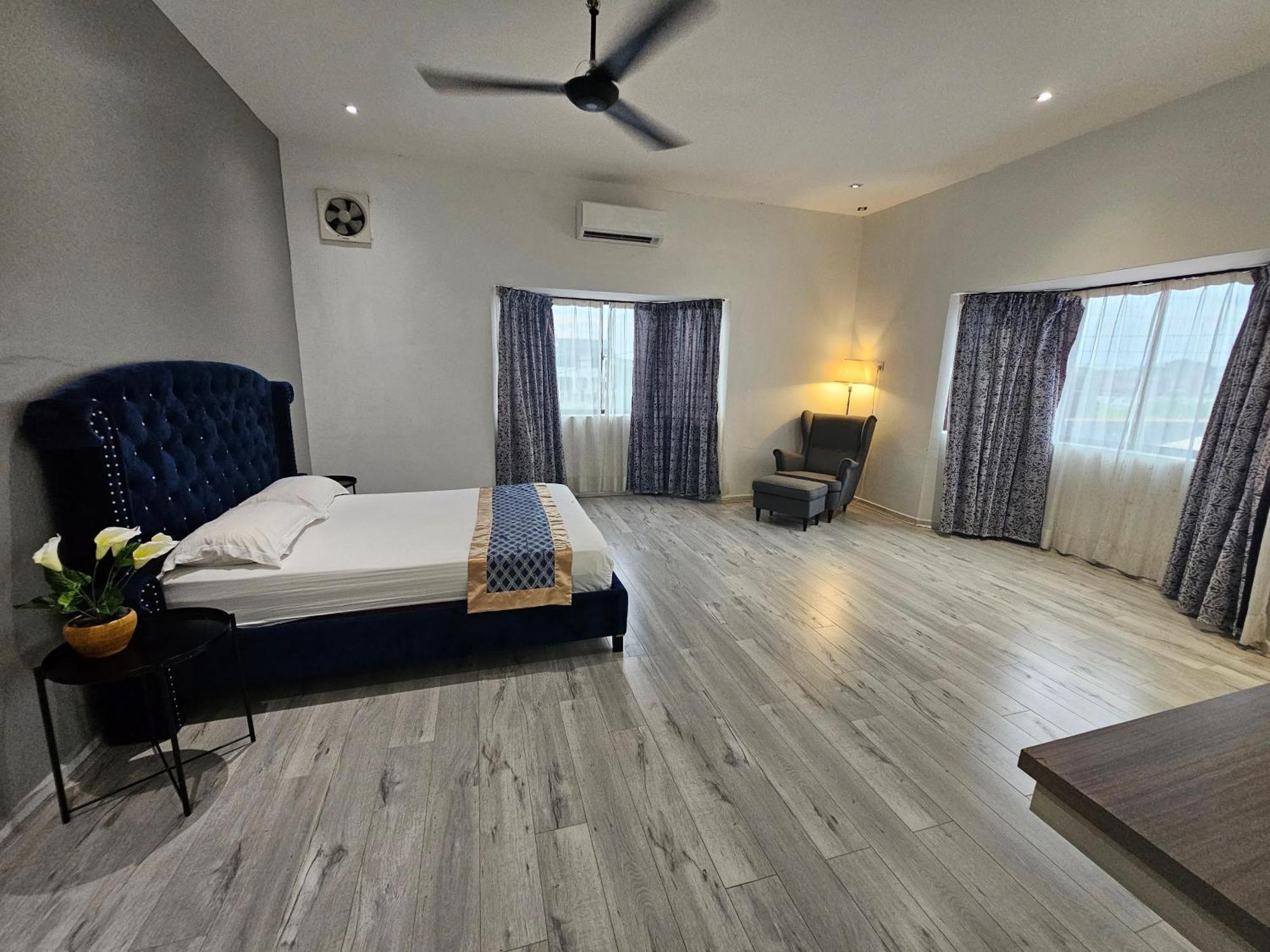 Melody Whole Or Suite Room Muar Ngoại thất bức ảnh