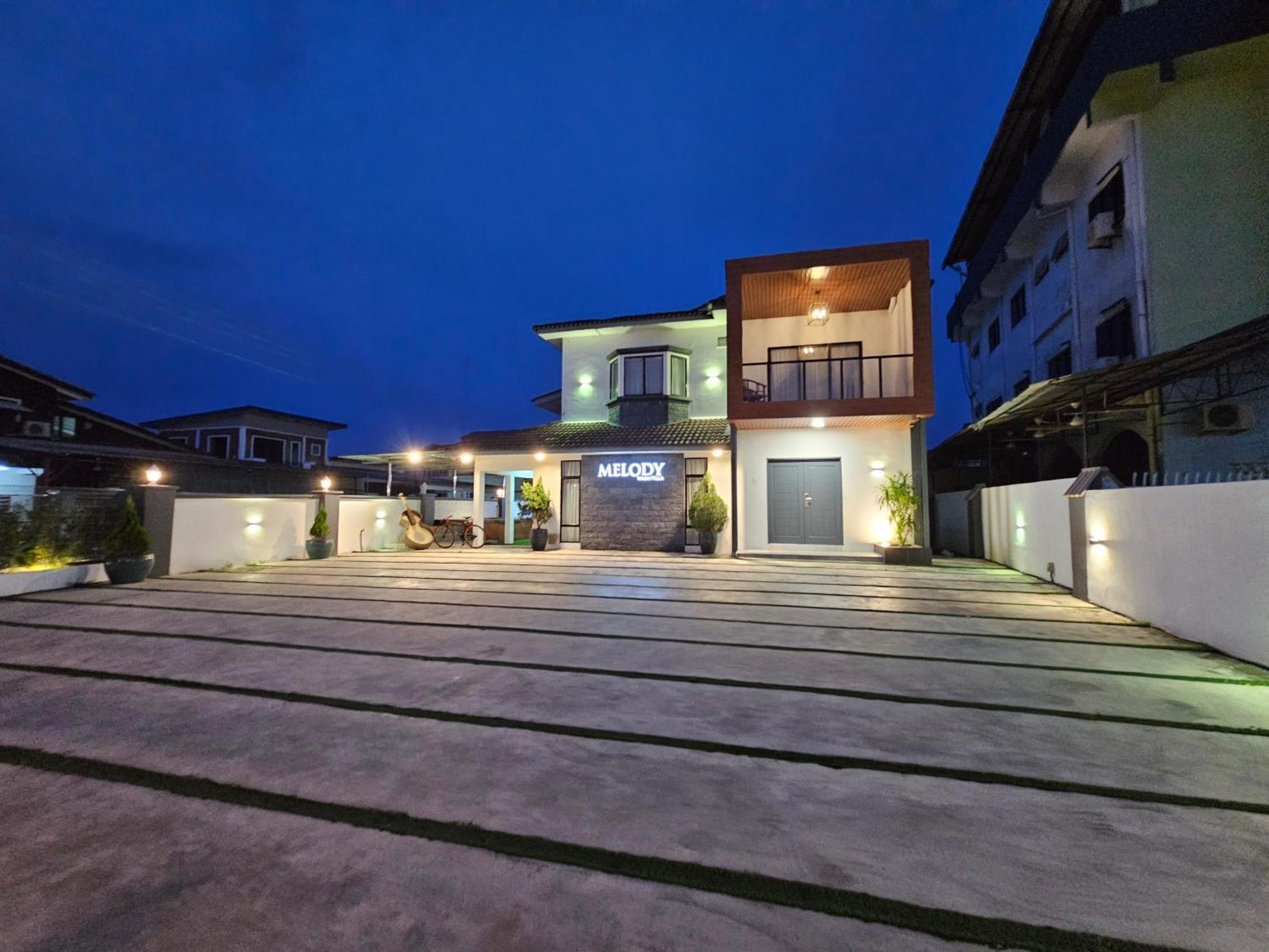 Melody Whole Or Suite Room Muar Ngoại thất bức ảnh