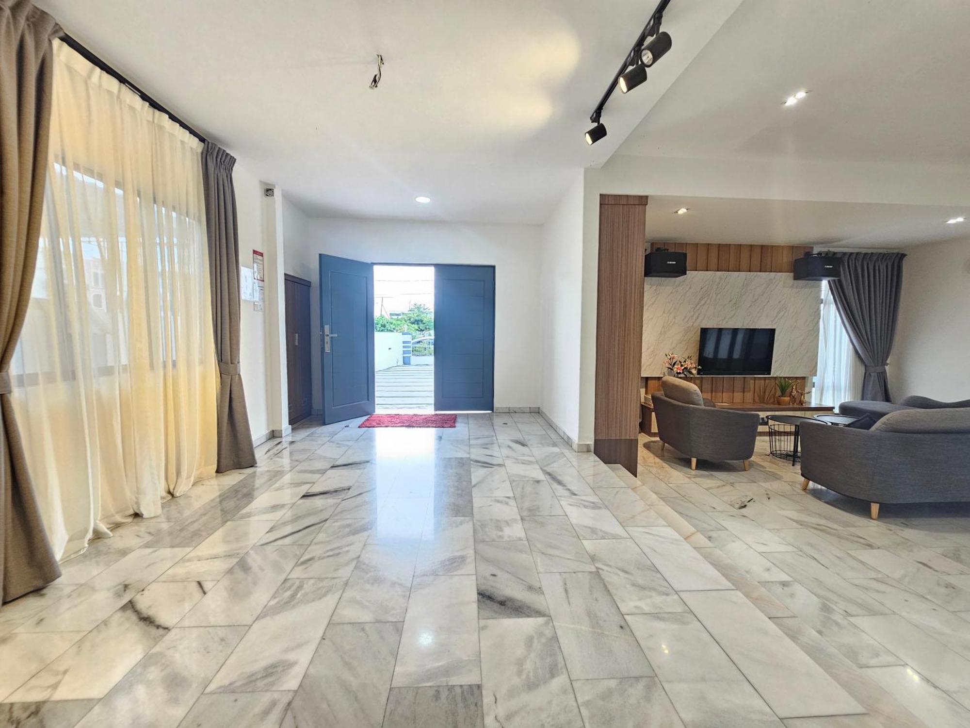 Melody Whole Or Suite Room Muar Ngoại thất bức ảnh